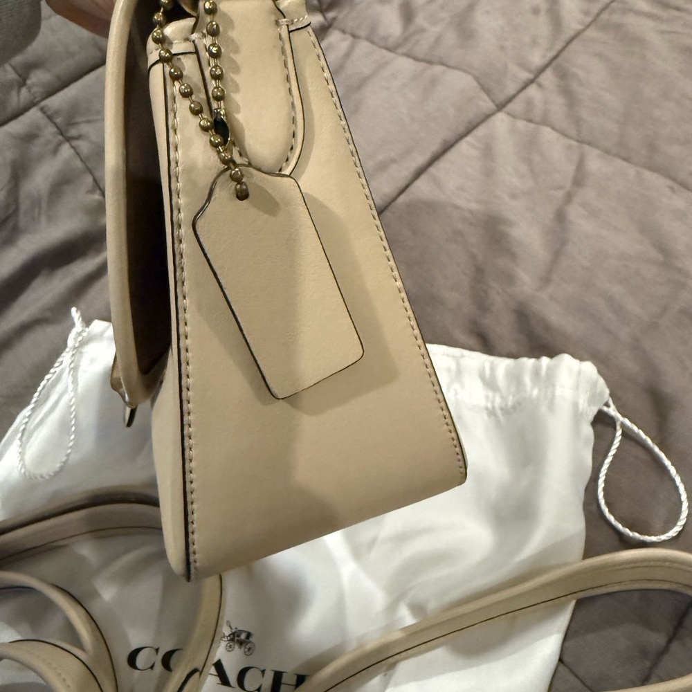 Coach Tabby Cream Leather Bag - Picture 6 of 11
